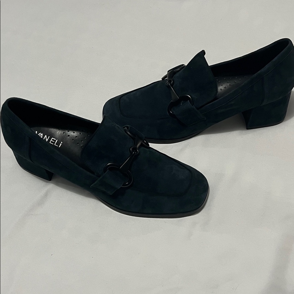NWOB Vaneli Alroy Navy Suede Block Heel Horsebit Loafers